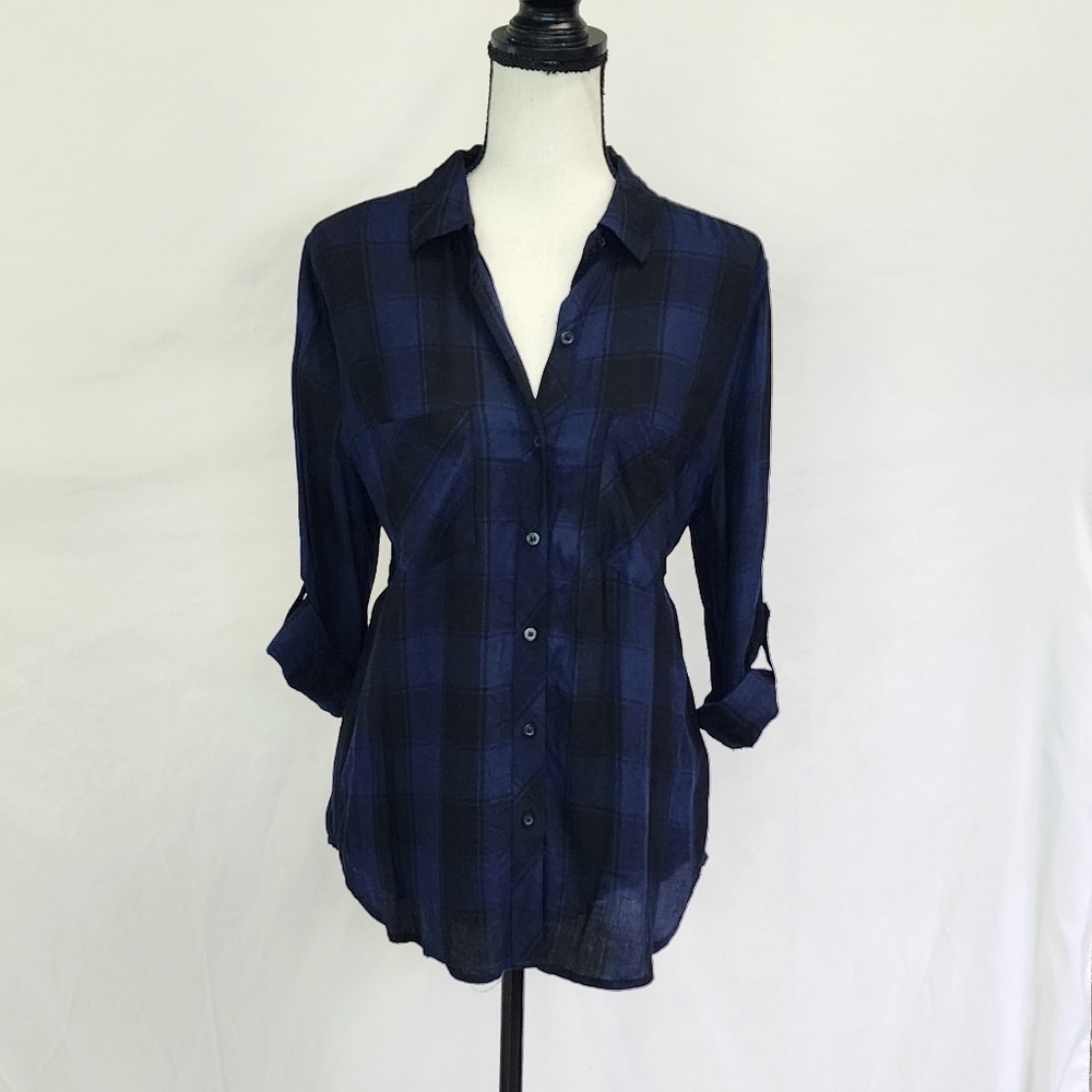 A.n.a Plaid Roll Tab Sleeve Droptail Button Down Top